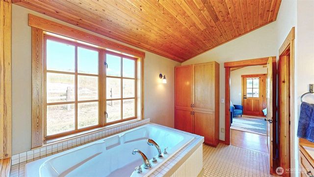 156 Poechmann Road, Okanogan, WA 98840