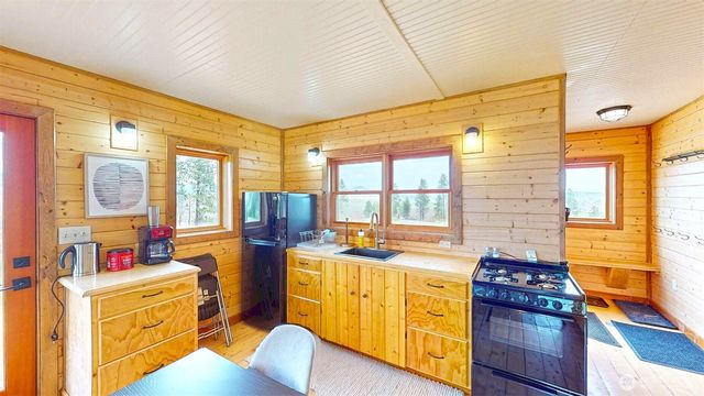 156 Poechmann Road, Okanogan, WA 98840