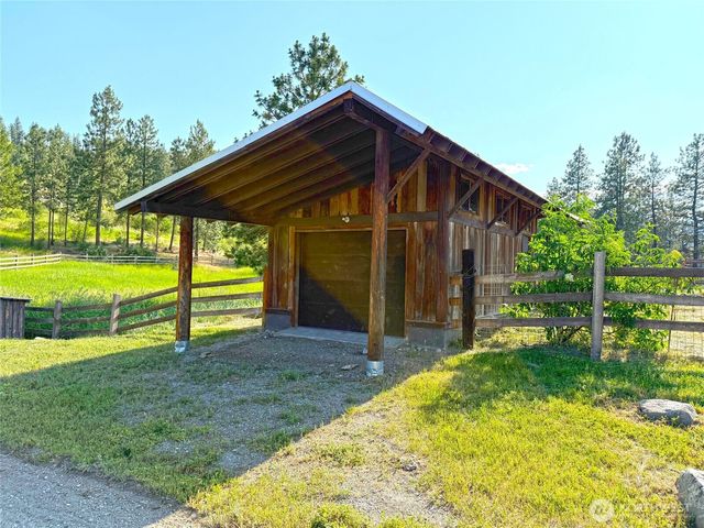 156 Poechmann Road, Okanogan, WA 98840