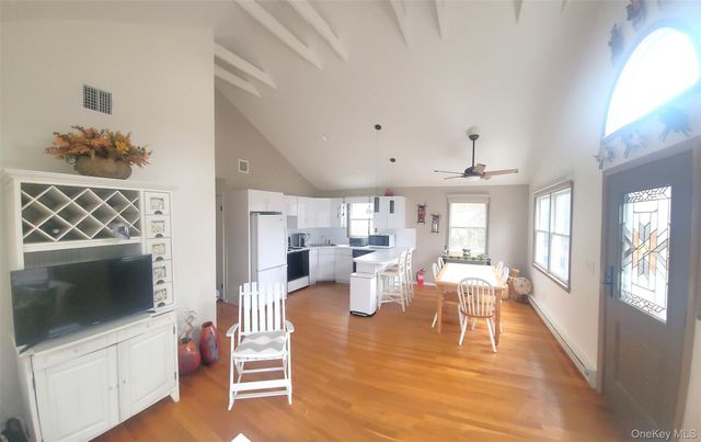 33 Broadway, Fair Harbor, NY 11706