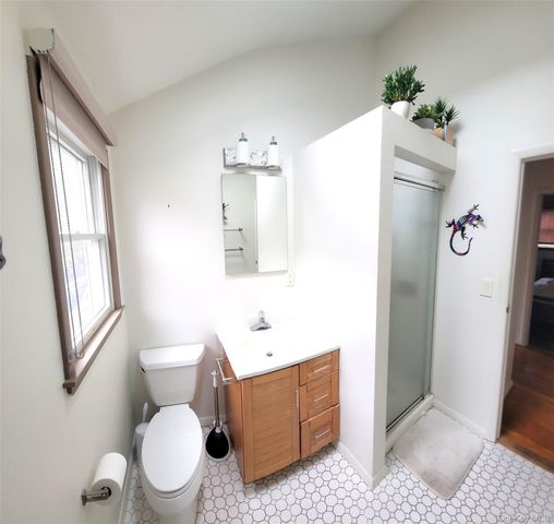 33 Broadway, Fair Harbor, NY 11706
