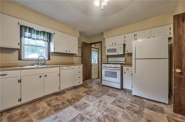 1416 Kiowa Street, Leavenworth, KS 66048