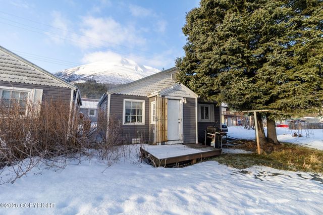508 & 506 Madison Street, Seward, AK 99664