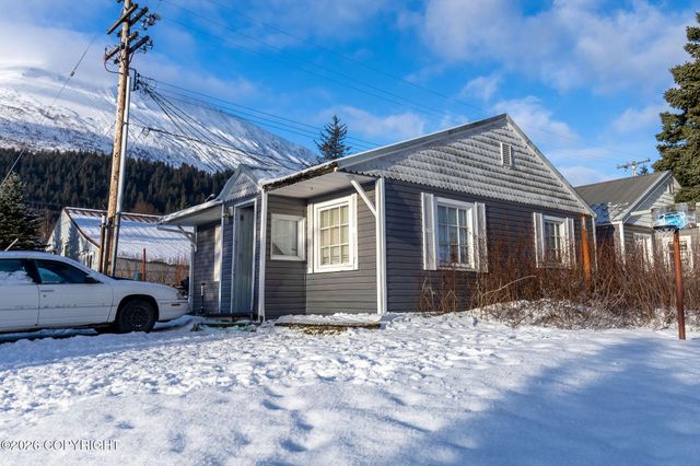 508 & 506 Madison Street, Seward, AK 99664