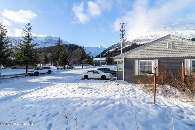 508 & 506 Madison Street, Seward, AK 99664