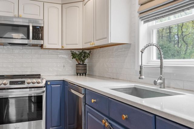 123 Plain Rd, Westford, MA 01886