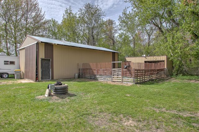 1397 309th Avenue NW, Cambridge, MN 55008