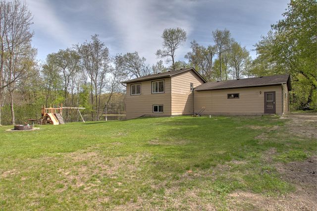 1397 309th Avenue NW, Cambridge, MN 55008