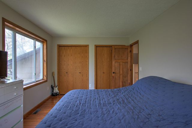 1397 309th Avenue NW, Cambridge, MN 55008