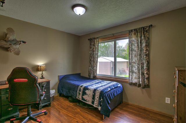 1397 309th Avenue NW, Cambridge, MN 55008