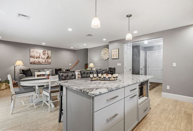 7 Hat Trick Dr, Plymouth, MA 02360