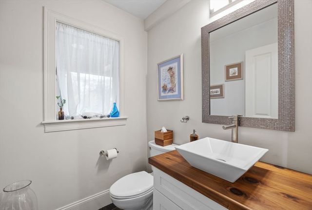 7 Hat Trick Dr, Plymouth, MA 02360