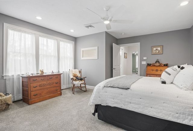 7 Hat Trick Dr, Plymouth, MA 02360