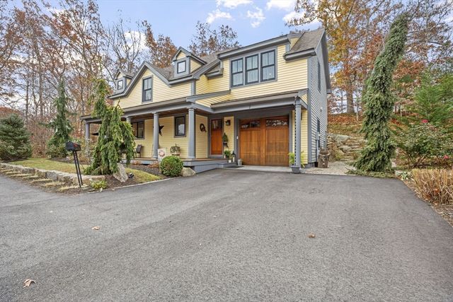 7 Hat Trick Dr, Plymouth, MA 02360