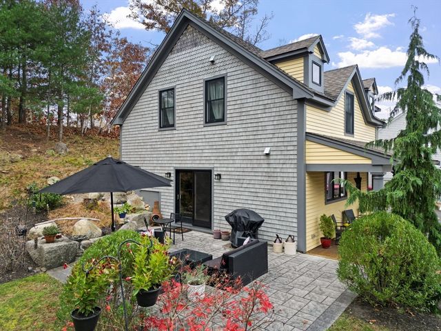 7 Hat Trick Dr, Plymouth, MA 02360