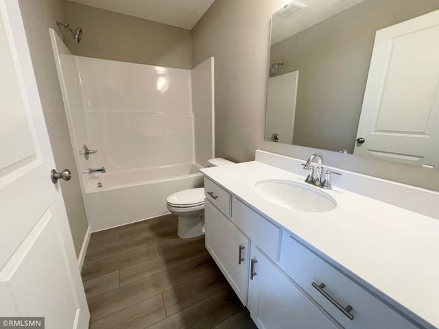 4724 199th Street N, Forest Lake, MN 55025