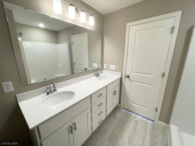 4724 199th Street N, Forest Lake, MN 55025