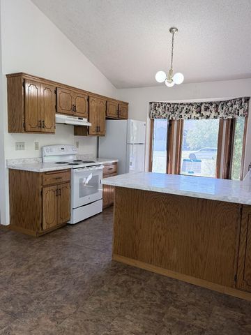 1515 Bender Road, Chaska, MN 55318