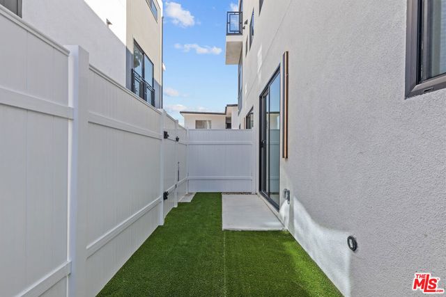 2921 S Burnside Avenue, Los Angeles, CA 90016