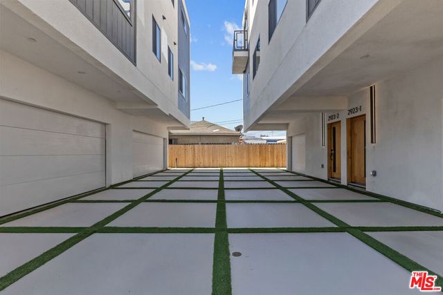 2921 S Burnside Avenue, Los Angeles, CA 90016