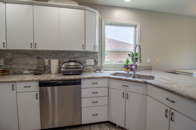 2228 Keene Drive, Schererville, IN 46375
