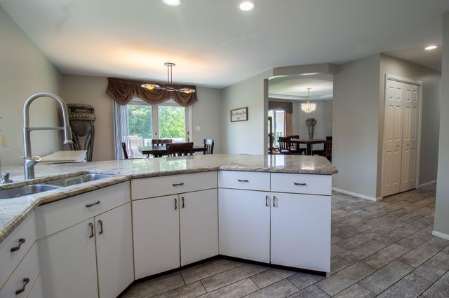 2228 Keene Drive, Schererville, IN 46375