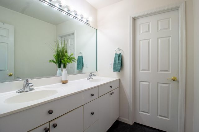 2228 Keene Drive, Schererville, IN 46375