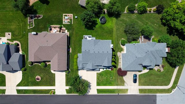 2228 Keene Drive, Schererville, IN 46375