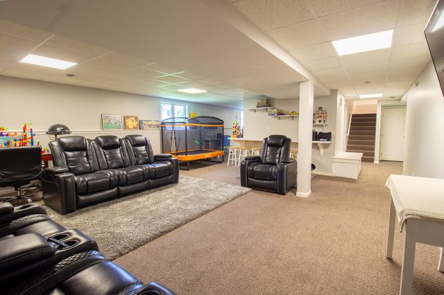 2228 Keene Drive, Schererville, IN 46375