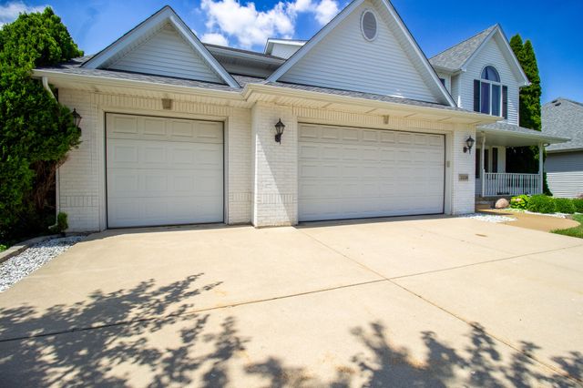 2228 Keene Drive, Schererville, IN 46375
