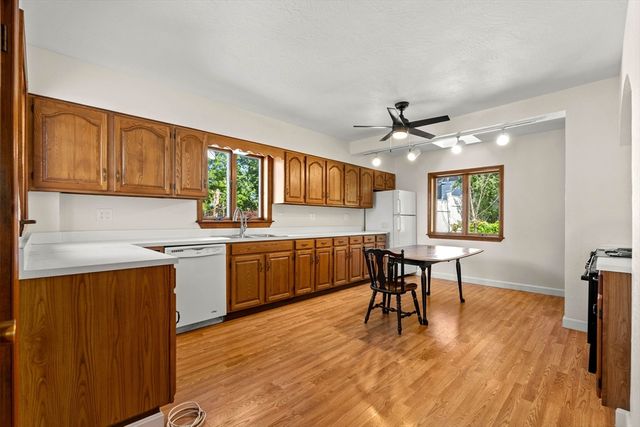 28 Hawthorne St, Lynn, MA 01902