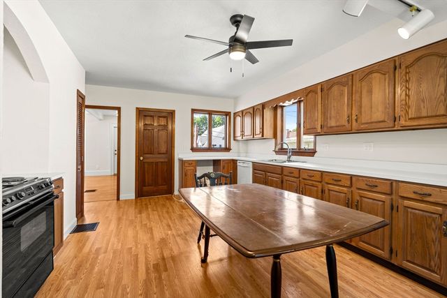 28 Hawthorne St, Lynn, MA 01902