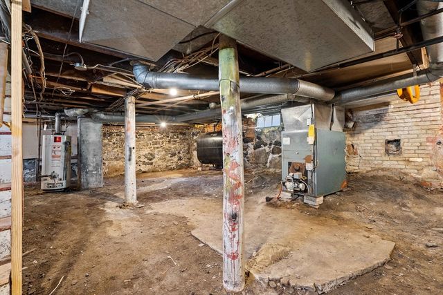28 Hawthorne St, Lynn, MA 01902