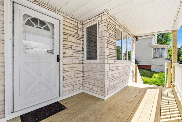 28 Hawthorne St, Lynn, MA 01902