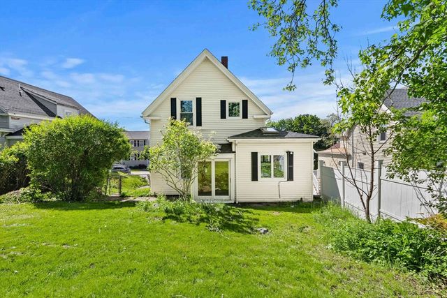 28 Hawthorne St, Lynn, MA 01902