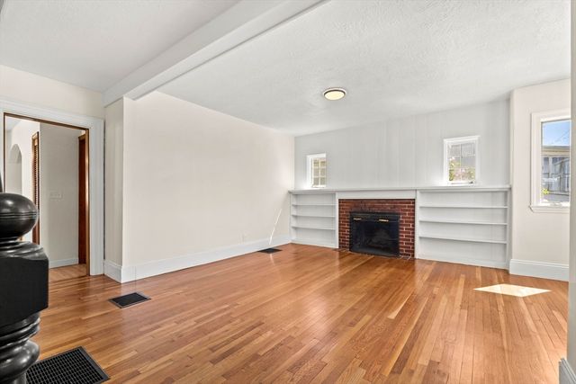 28 Hawthorne St, Lynn, MA 01902