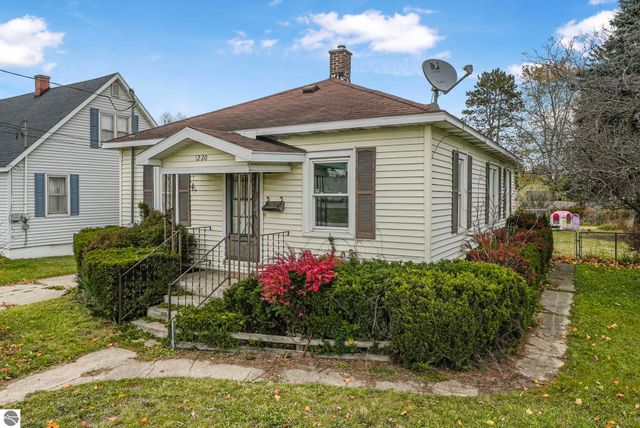 1220 Burlingame, Cadillac, MI 49601
