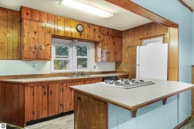 1220 Burlingame, Cadillac, MI 49601