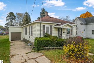 1220 Burlingame, Cadillac, MI 49601