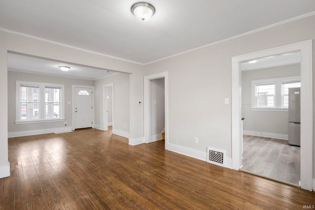 221 E 8th Street, Mishawaka, IN 46544