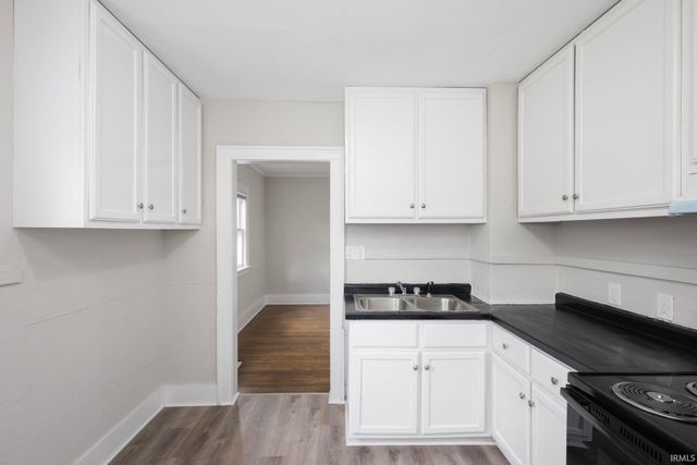 221 E 8th Street, Mishawaka, IN 46544