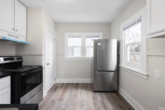 221 E 8th Street, Mishawaka, IN 46544