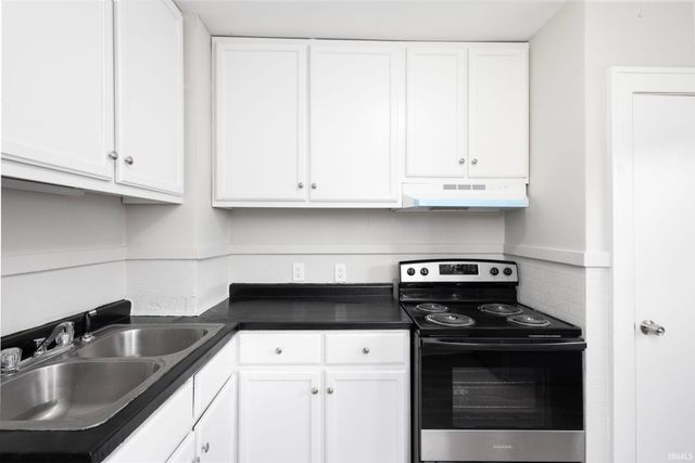 221 E 8th Street, Mishawaka, IN 46544