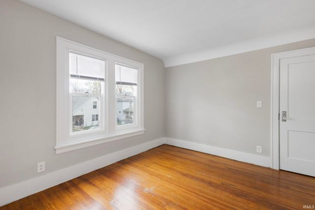 221 E 8th Street, Mishawaka, IN 46544