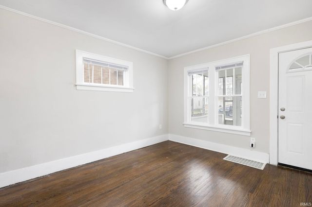 221 E 8th Street, Mishawaka, IN 46544