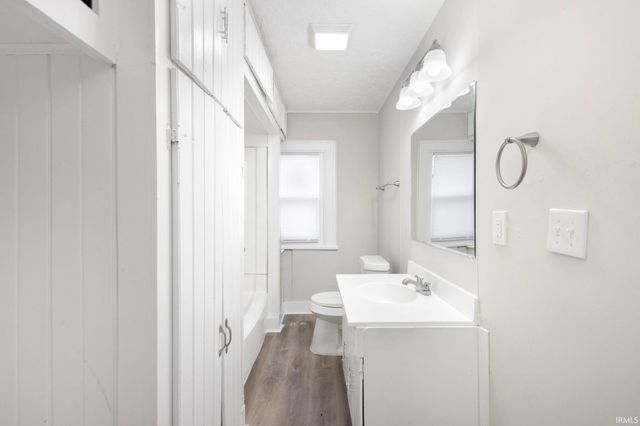 221 E 8th Street, Mishawaka, IN 46544