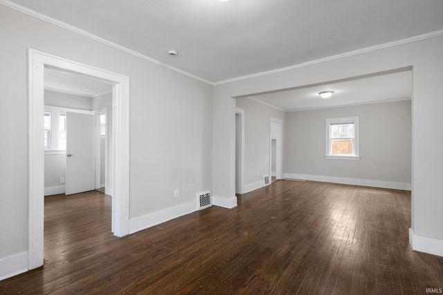 221 E 8th Street, Mishawaka, IN 46544