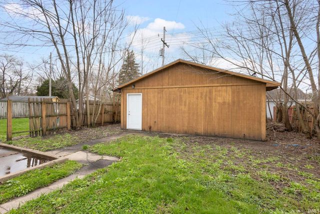 221 E 8th Street, Mishawaka, IN 46544