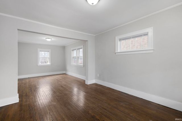 221 E 8th Street, Mishawaka, IN 46544