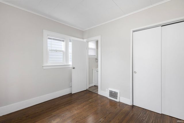 221 E 8th Street, Mishawaka, IN 46544